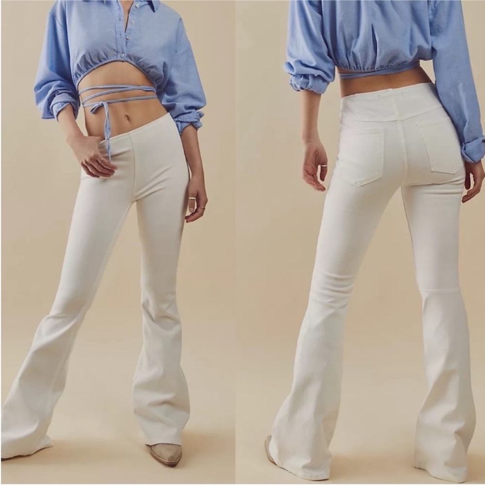 Free People We the Free Pull On White Denim Flares Jenny High Rise Jeans Size 31